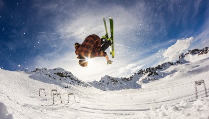 开云体育官网-阿尔瓦雷斯爆发，葡萄牙掀翻亚特兰大，当战术铁壁撞上天才的火焰