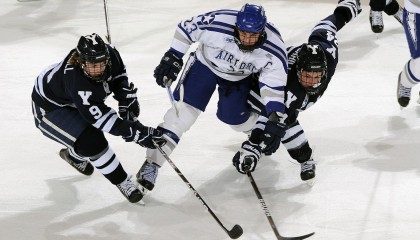 开云体育APP下载-逆转叙事，从米兰圣西罗到NBA赛场，翻盘如何成为现代体育的终极诱惑？