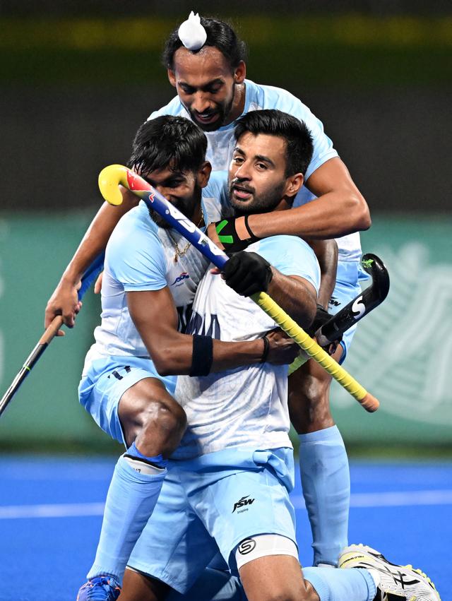 印度队完胜韩国队，黄鸭组合统治全场