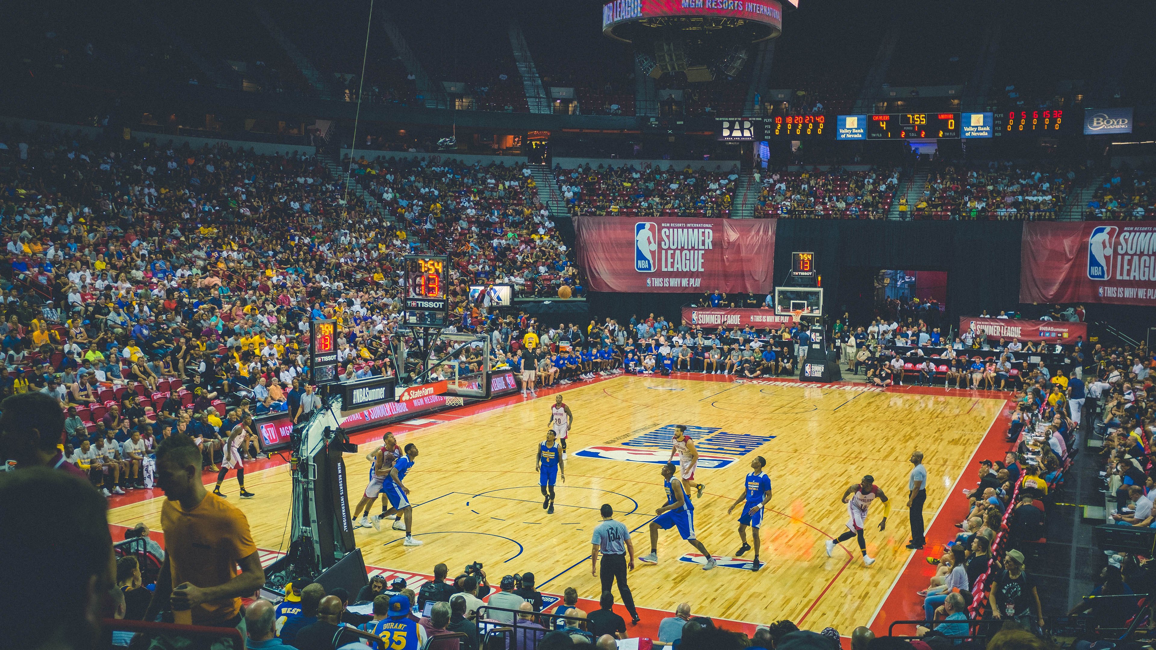 莫兰特末节封神!湖人最后时刻逆转独行侠,关键先生诞生