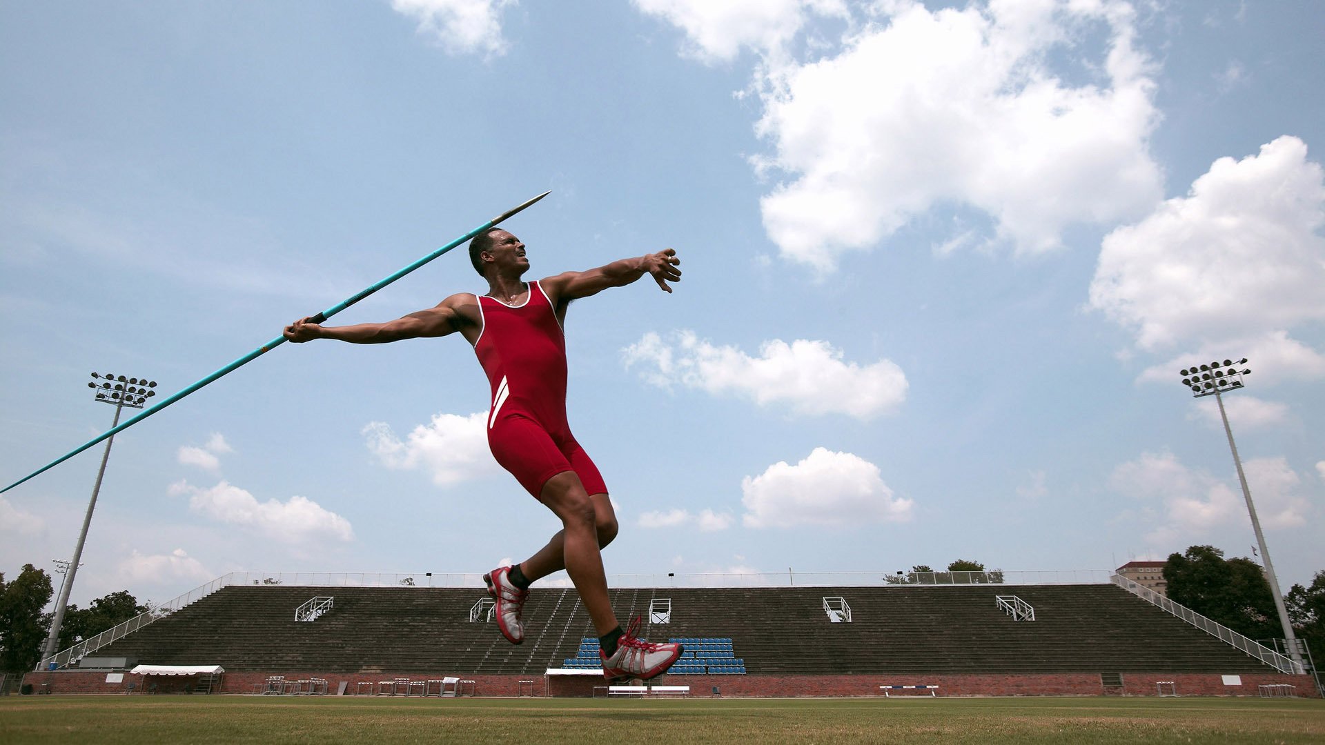 楚阿梅尼爆发，勒沃库森压制瑞典，一场战术与意志的现代足球启示录